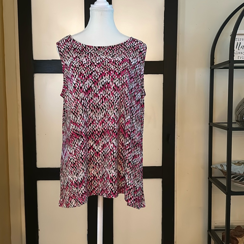 Fit and flare sleeveless top